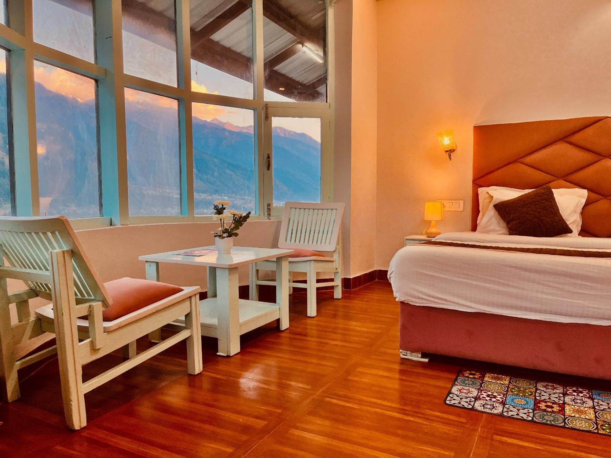 Hadimba Hill View By Hadimba Palace, Manali - Premium Room ! Family Hotel ! Parking ! Near Hadimba Temple Extérieur photo