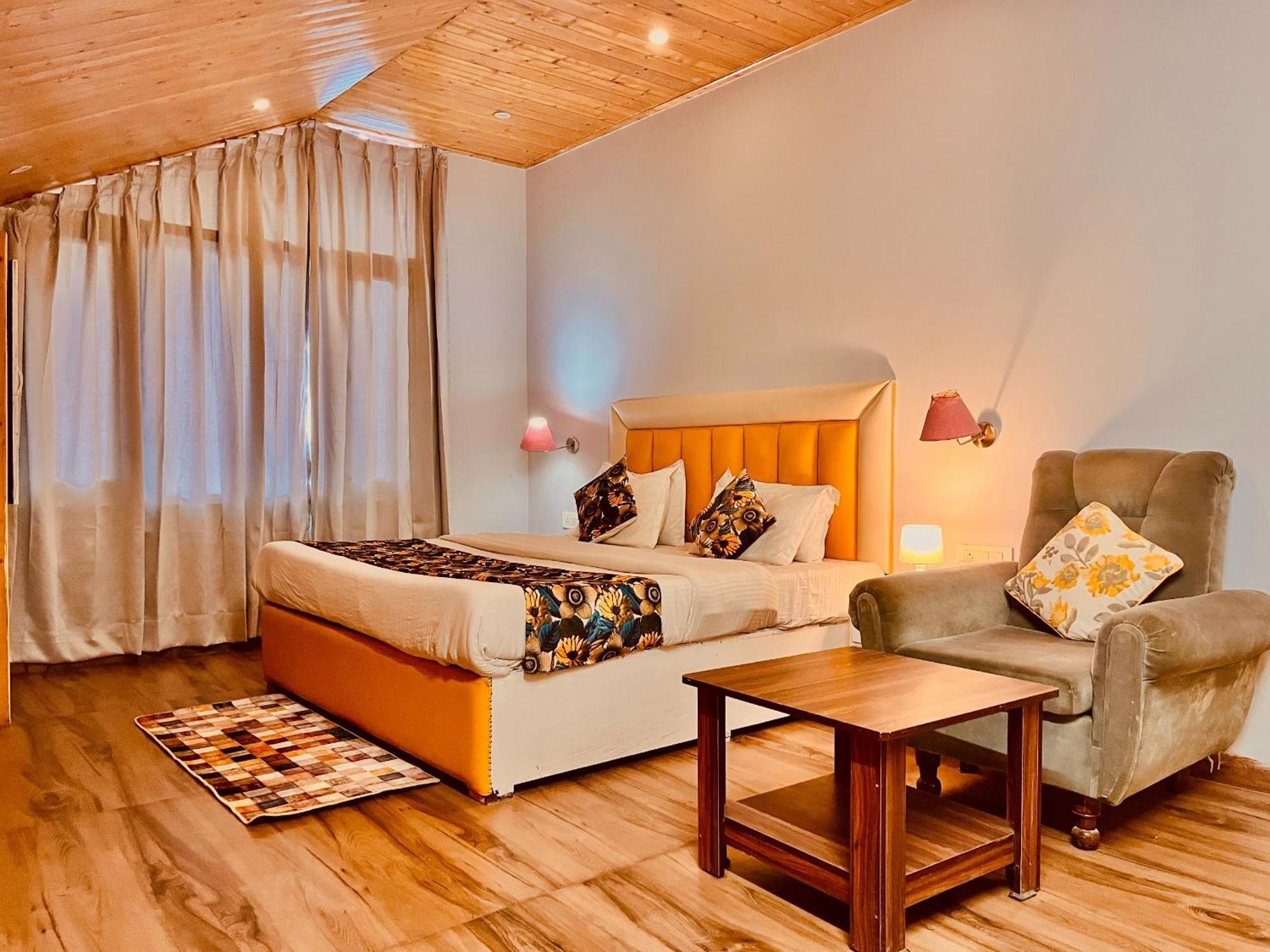 Hadimba Hill View By Hadimba Palace, Manali - Premium Room ! Family Hotel ! Parking ! Near Hadimba Temple Extérieur photo