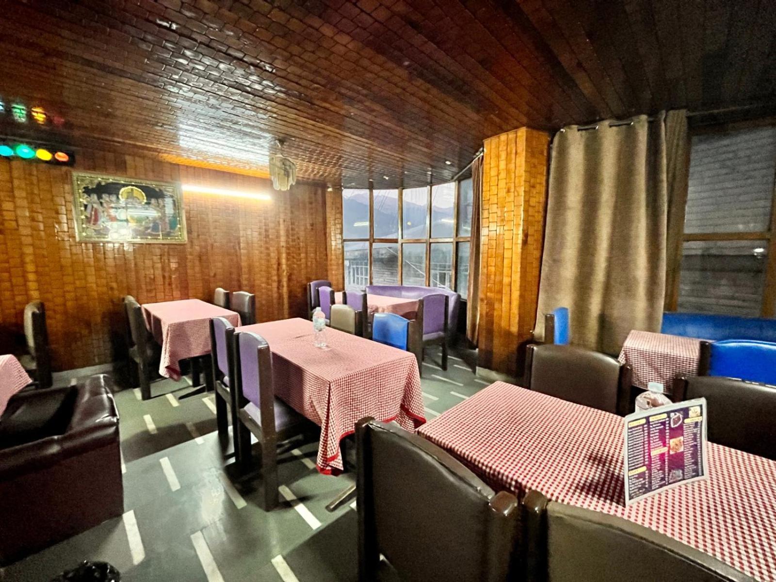Hadimba Hill View By Hadimba Palace, Manali - Premium Room ! Family Hotel ! Parking ! Near Hadimba Temple Extérieur photo