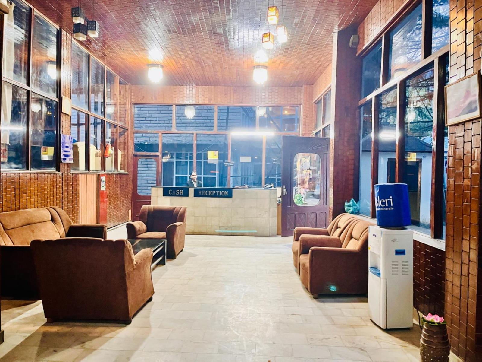Hadimba Hill View By Hadimba Palace, Manali - Premium Room ! Family Hotel ! Parking ! Near Hadimba Temple Extérieur photo