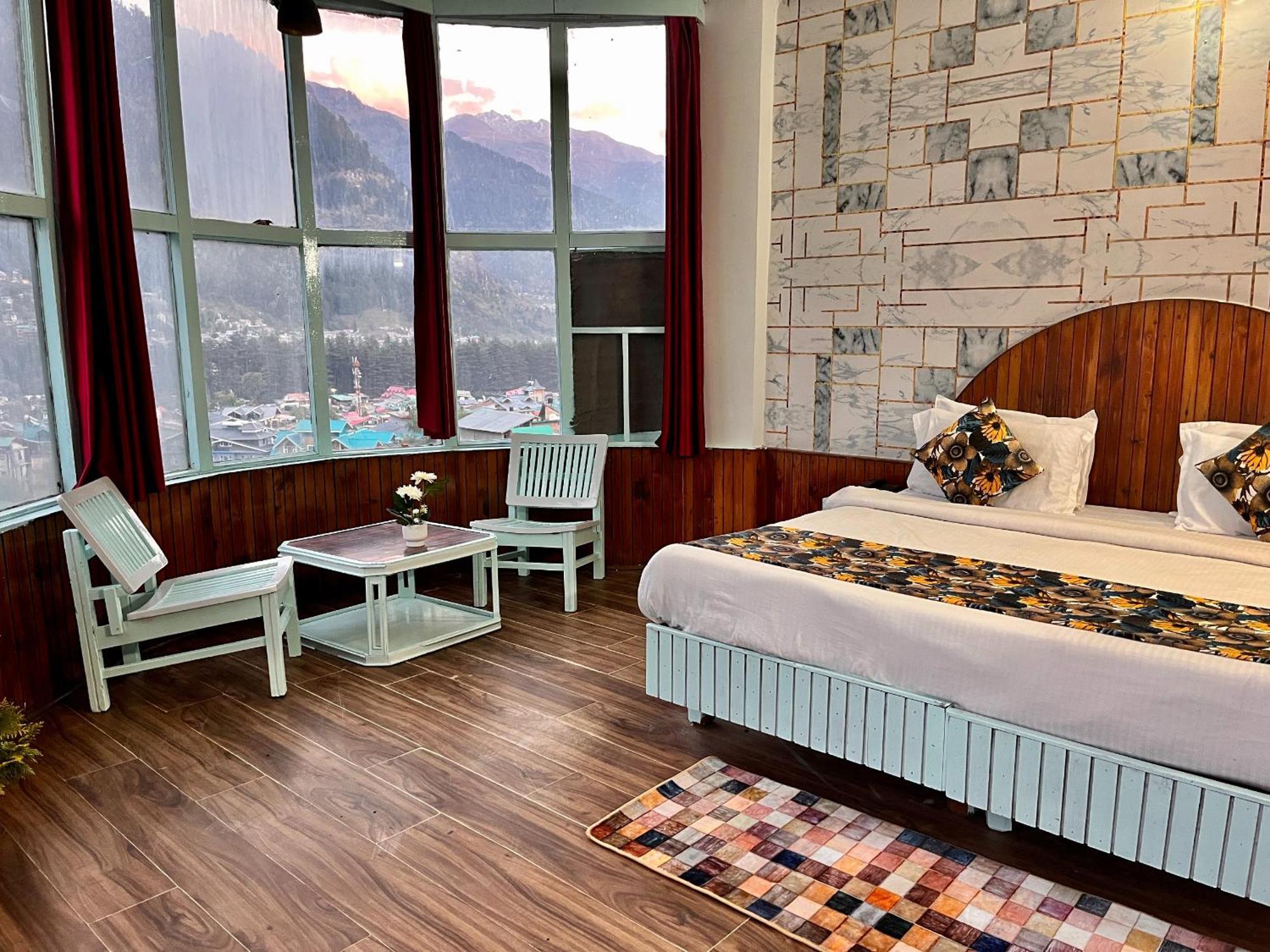 Hadimba Hill View By Hadimba Palace, Manali - Premium Room ! Family Hotel ! Parking ! Near Hadimba Temple Extérieur photo