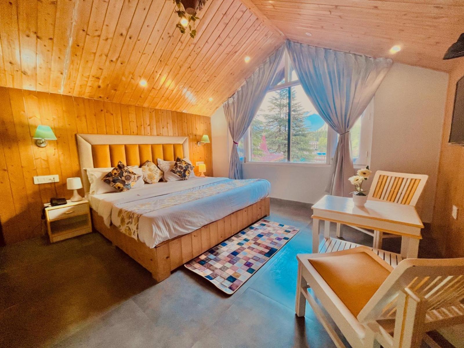 Hadimba Hill View By Hadimba Palace, Manali - Premium Room ! Family Hotel ! Parking ! Near Hadimba Temple Extérieur photo