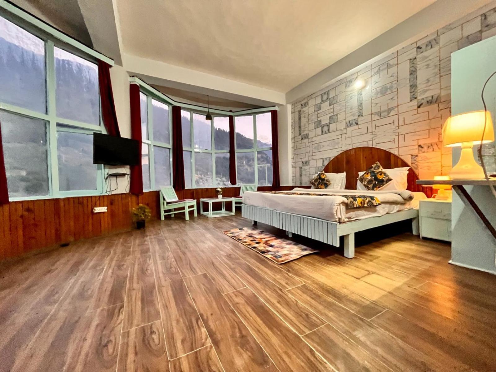 Hadimba Hill View By Hadimba Palace, Manali - Premium Room ! Family Hotel ! Parking ! Near Hadimba Temple Extérieur photo