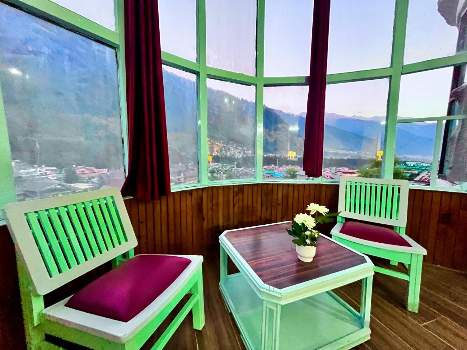 Hadimba Hill View By Hadimba Palace, Manali - Premium Room ! Family Hotel ! Parking ! Near Hadimba Temple Extérieur photo
