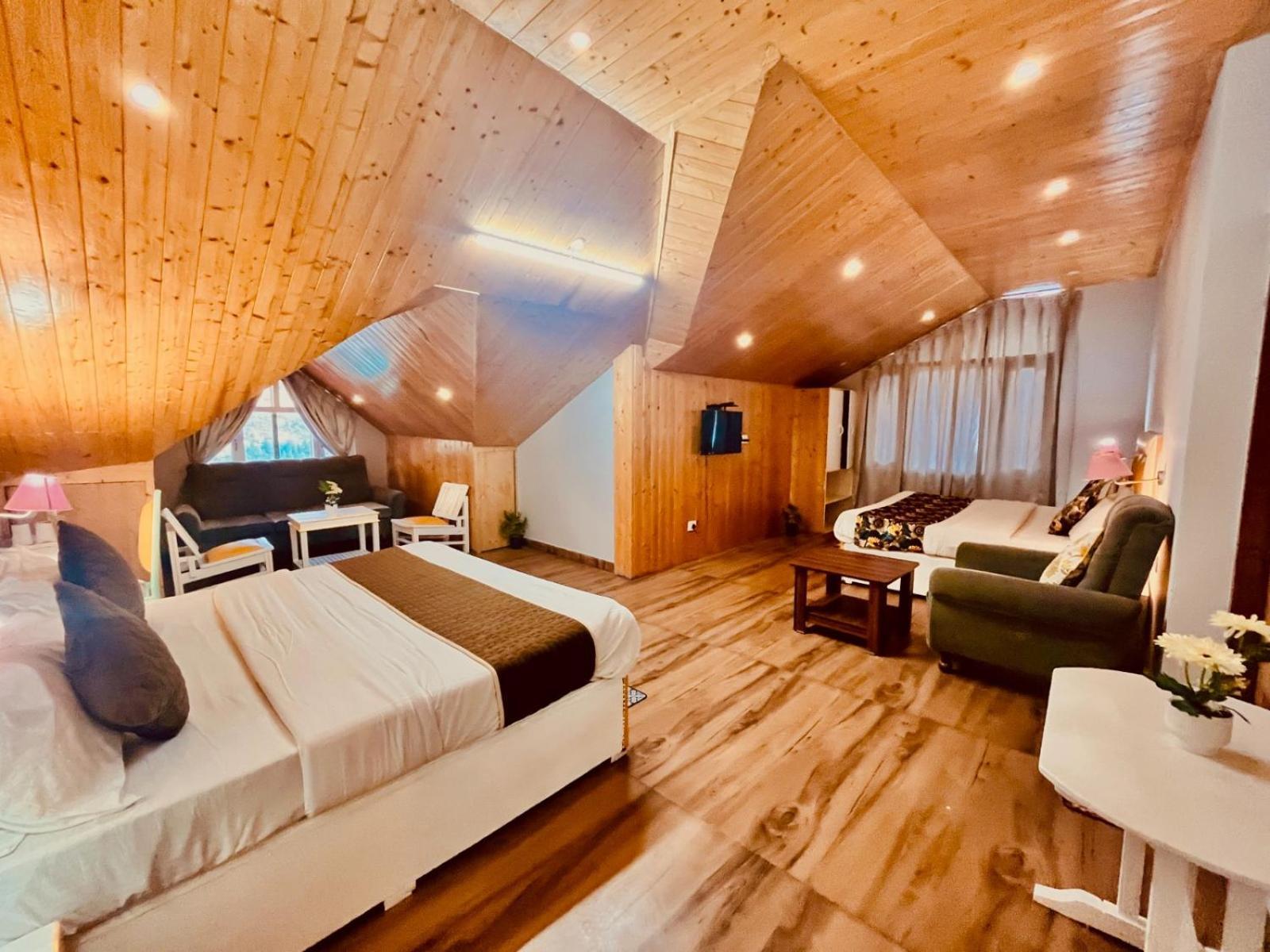 Hadimba Hill View By Hadimba Palace, Manali - Premium Room ! Family Hotel ! Parking ! Near Hadimba Temple Extérieur photo