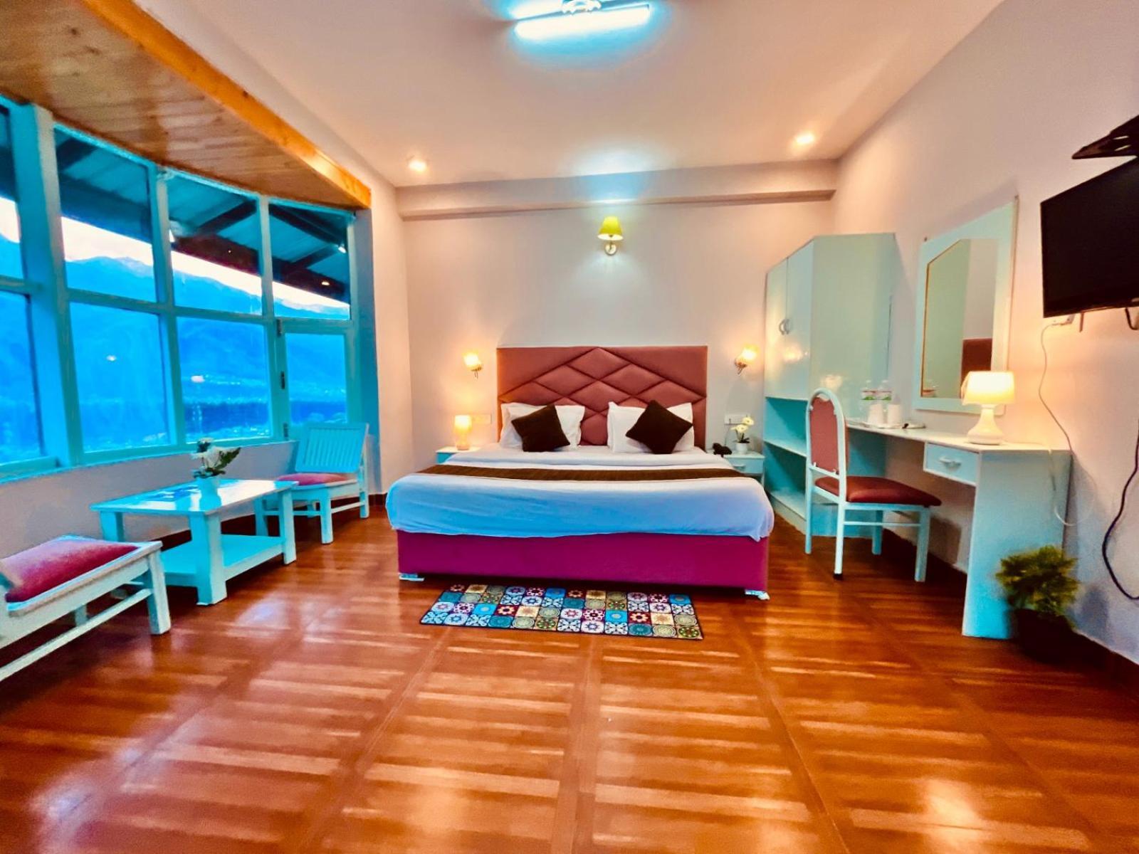 Hadimba Hill View By Hadimba Palace, Manali - Premium Room ! Family Hotel ! Parking ! Near Hadimba Temple Extérieur photo
