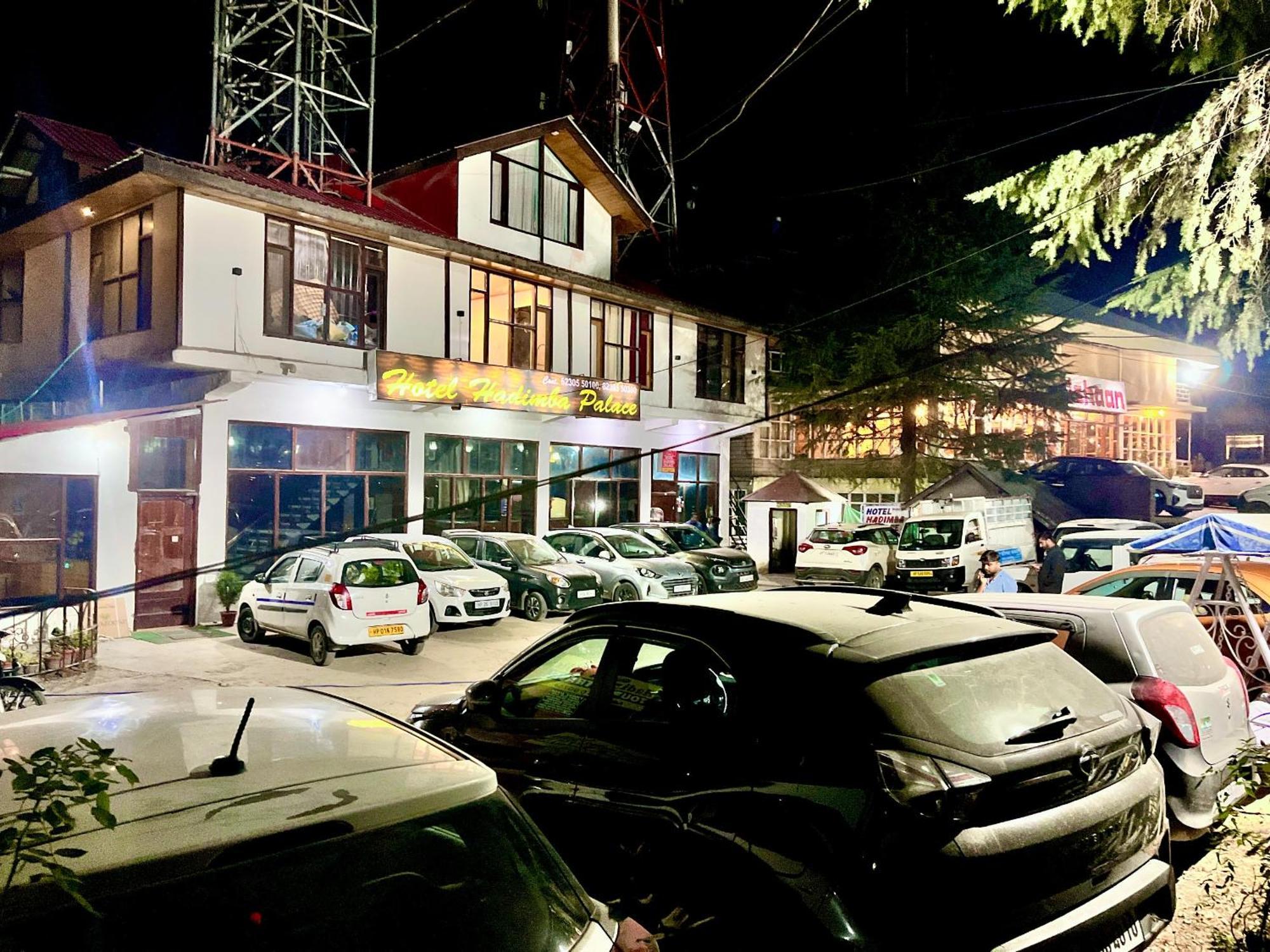 Hadimba Hill View By Hadimba Palace, Manali - Premium Room ! Family Hotel ! Parking ! Near Hadimba Temple Extérieur photo