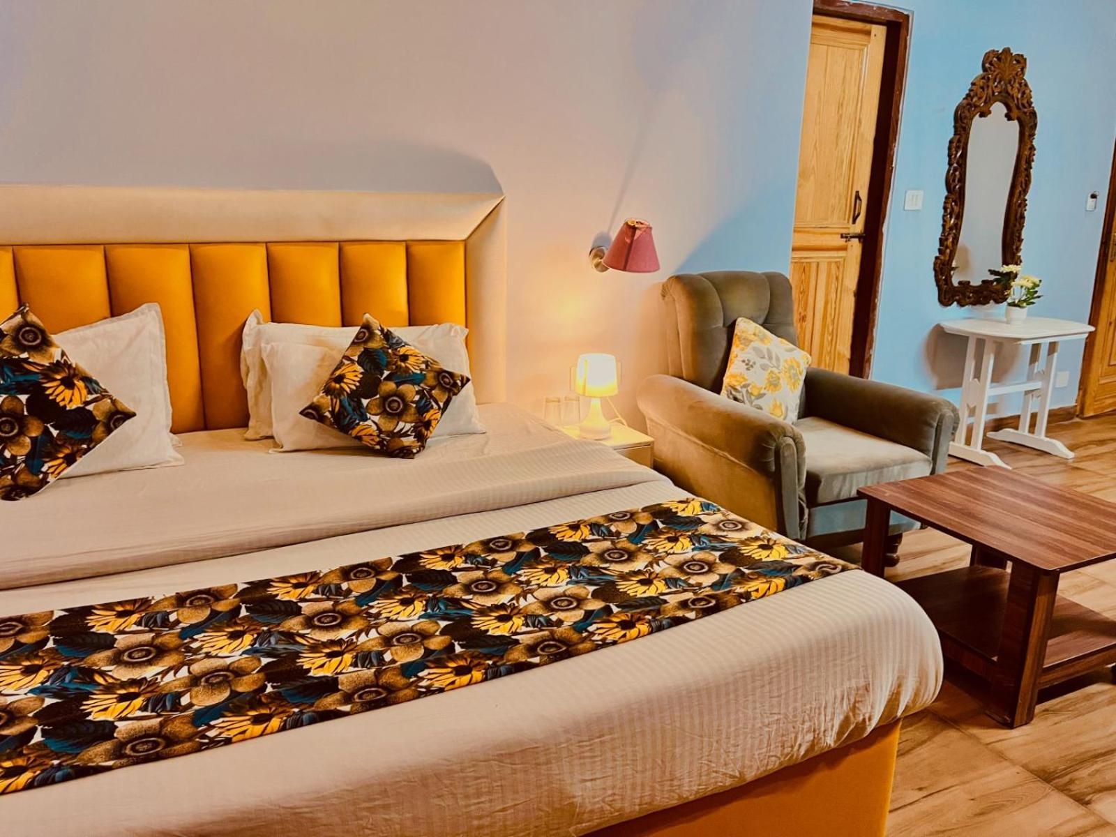 Hadimba Hill View By Hadimba Palace, Manali - Premium Room ! Family Hotel ! Parking ! Near Hadimba Temple Extérieur photo