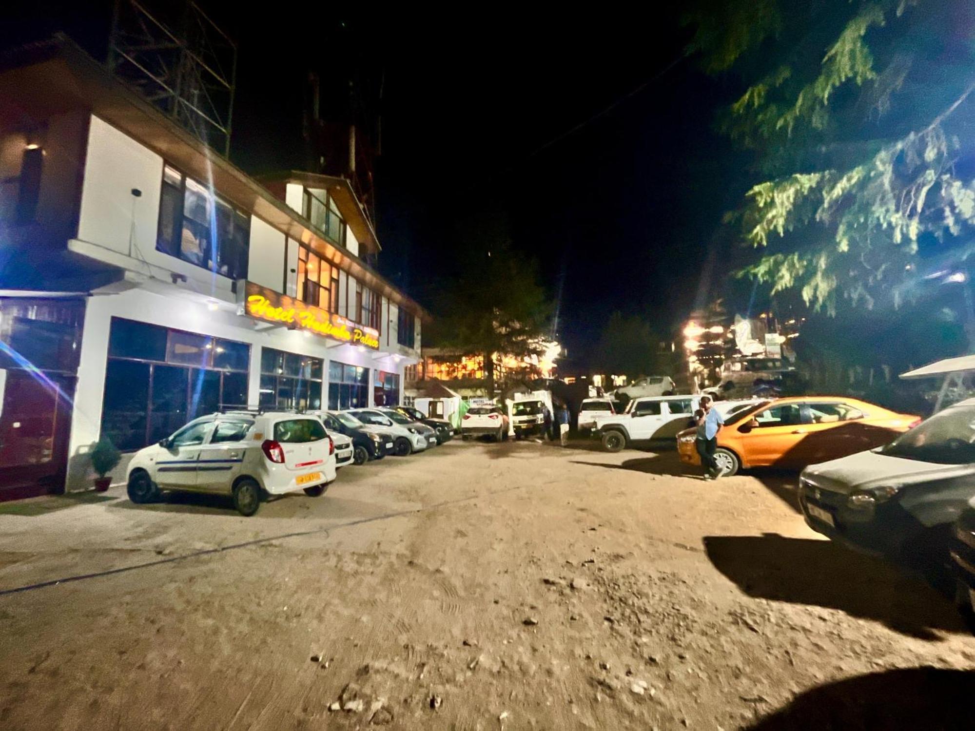 Hadimba Hill View By Hadimba Palace, Manali - Premium Room ! Family Hotel ! Parking ! Near Hadimba Temple Extérieur photo