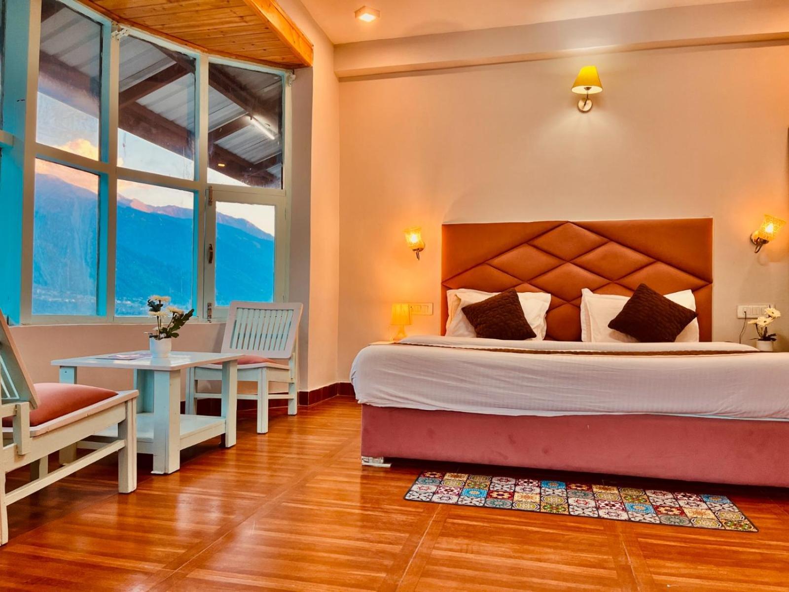 Hadimba Hill View By Hadimba Palace, Manali - Premium Room ! Family Hotel ! Parking ! Near Hadimba Temple Extérieur photo