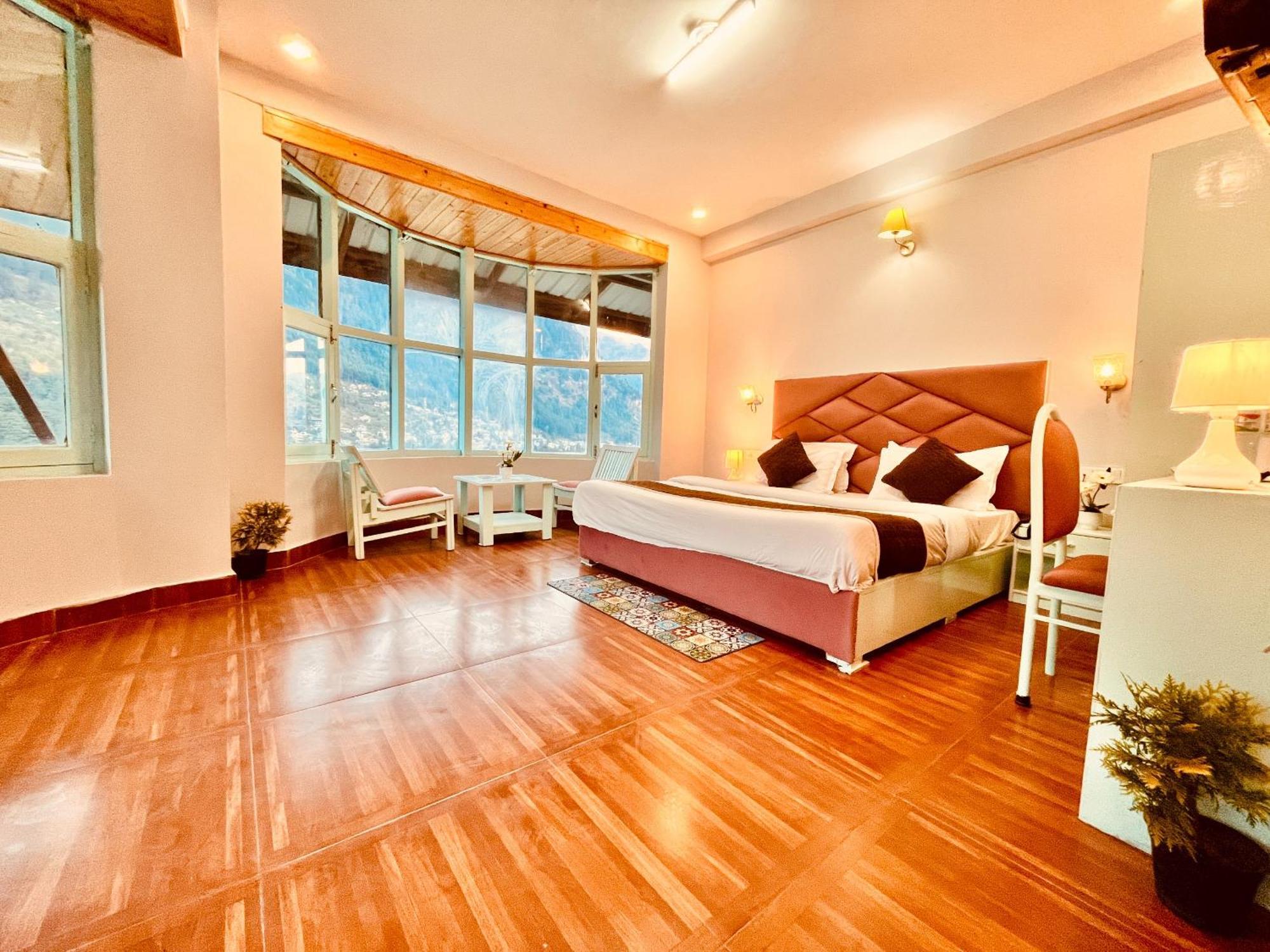 Hadimba Hill View By Hadimba Palace, Manali - Premium Room ! Family Hotel ! Parking ! Near Hadimba Temple Extérieur photo