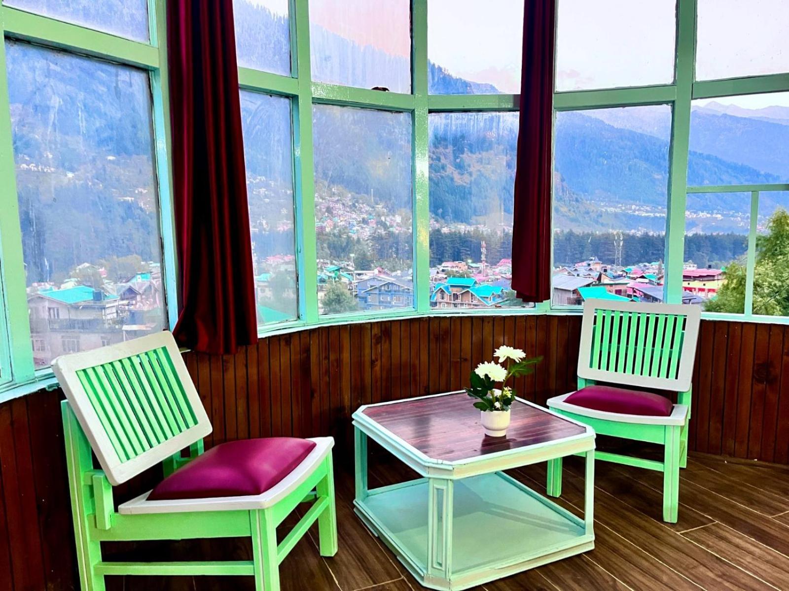 Hadimba Hill View By Hadimba Palace, Manali - Premium Room ! Family Hotel ! Parking ! Near Hadimba Temple Extérieur photo